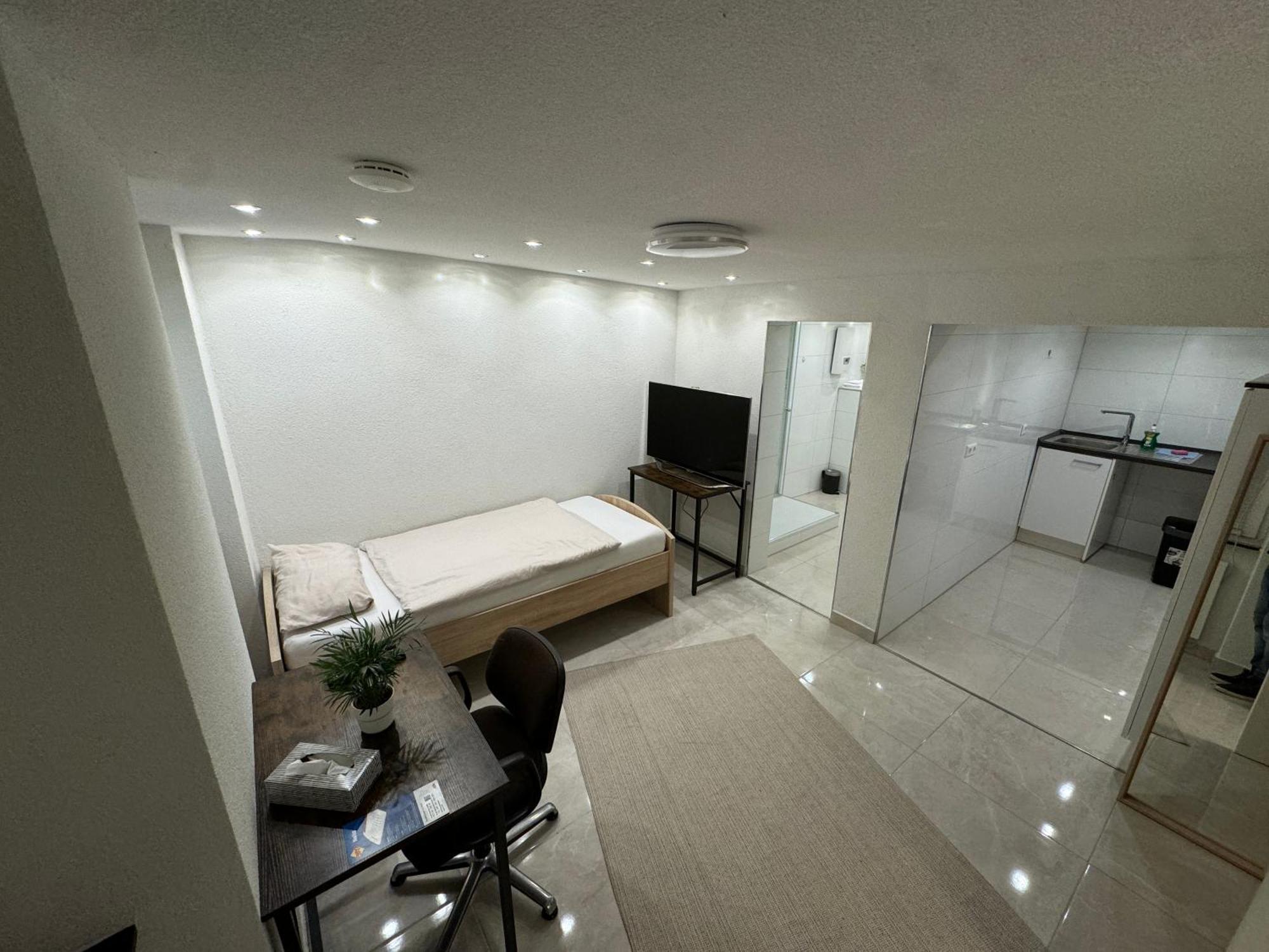 City Apartment Stadtwohnung Mit Kueche Und Netflix Nahe Bahnhof Зинсхайм Экстерьер фото